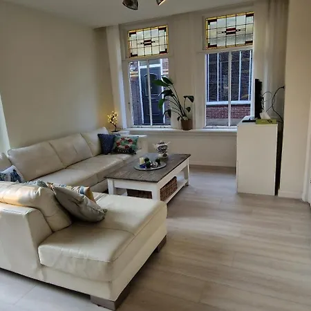 Der Springbrunnen אגמונד אן זי